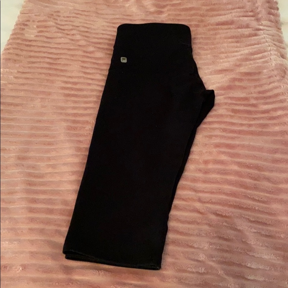 Fabletics Mid-Rise Crop Leggings